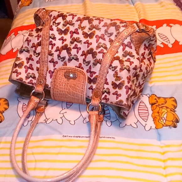 Liz Claiborne Handbags - Liz Claiborne, Big & Roomy,Butterfly Purse with Butterscotch Reptilian-Like Trim